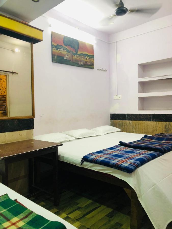 Golden Lodge Varanasi Exterior foto